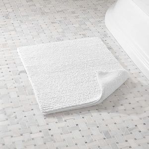 Crate & Barrel Rylan White Reversible Bath Rug 18"x24"